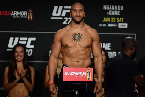 Ciryl Gane: Ground ‘Woke Me Up’ After Getting Rocked at.